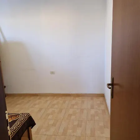 Fabio's Apartment-tirane تيرانا